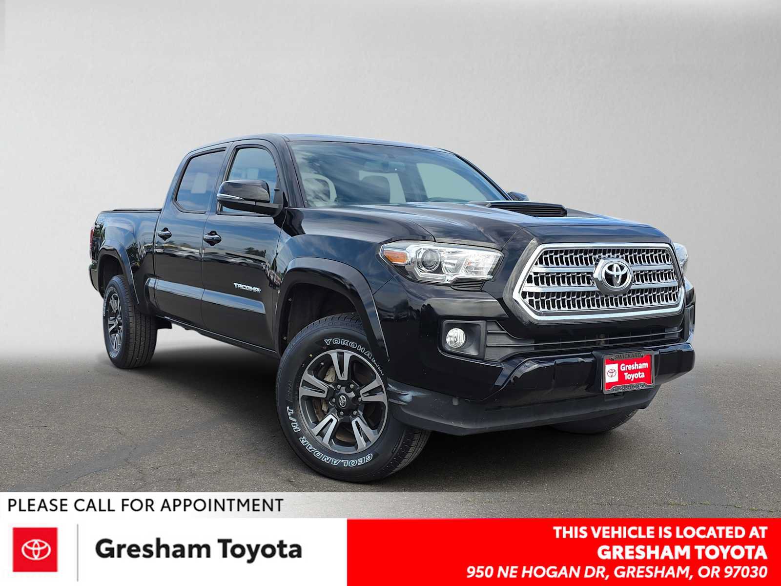 Used 2017 Toyota Tacoma TRD Sport w/ Premium & Technology Package AWD/4WD image 1