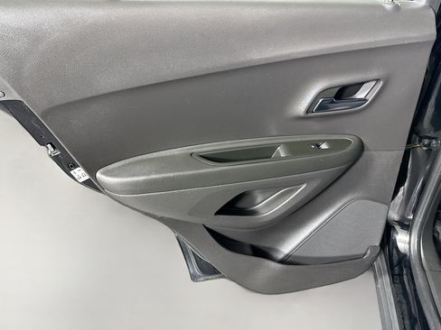 Used 2020 Chevrolet Trax LT image 25