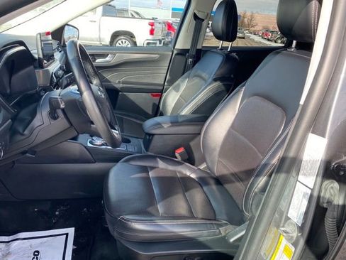 Used 2022 Ford Escape Titanium image 15