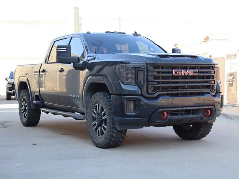 Used 2020 GMC Sierra 2500 AT4 w/ AT4 Premium Package AWD/4WD image 2