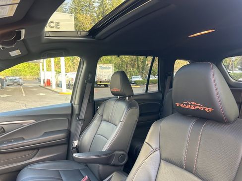 Used 2023 Honda Passport TrailSport image 11