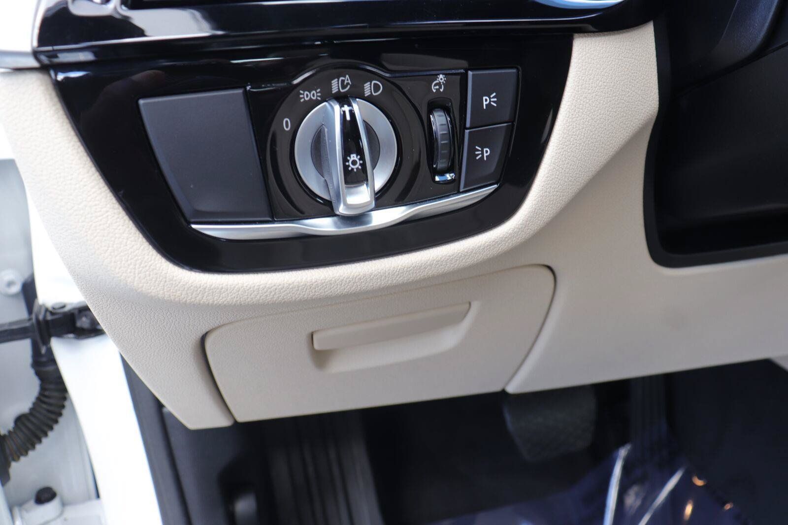 Used 2023 BMW 540i w/ Premium Package RWD image 24