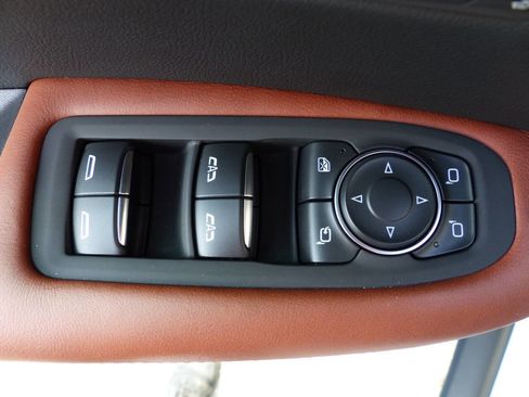 Used 2025 Cadillac XT5 Sportv w/ Technology Package image 19