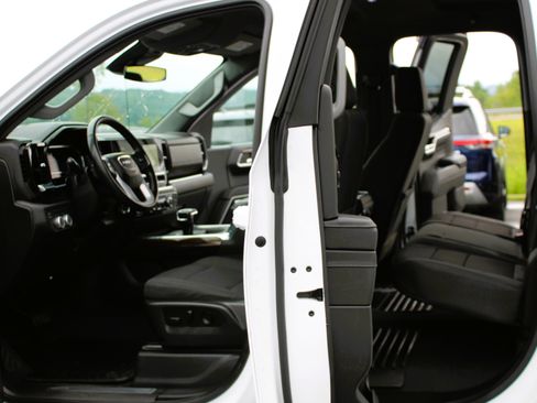 Used 2023 GMC Sierra 1500 Elevation w/ Preferred Package AWD/4WD image 18