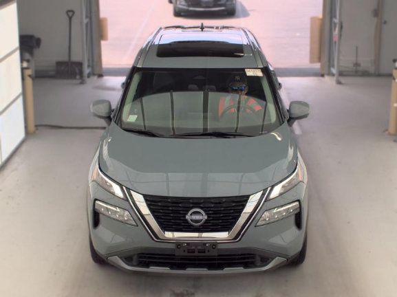 Used 2023 Nissan Rogue SL AWD/4WD image 2