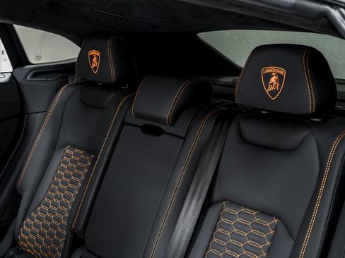 Used 2022 Lamborghini Urus AWD/4WD image 31