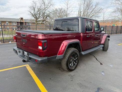 Used 2022 Jeep Gladiator Sport image 8
