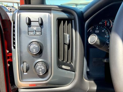Used 2019 Chevrolet Silverado 1500 LT w/ Texas Edition AWD/4WD image 32