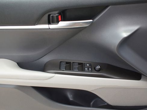 Used 2022 Toyota Camry LE FWD image 26