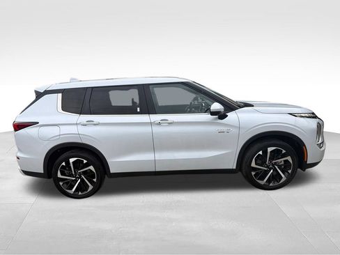 Used 2025 Mitsubishi Outlander SE AWD/4WD image 6