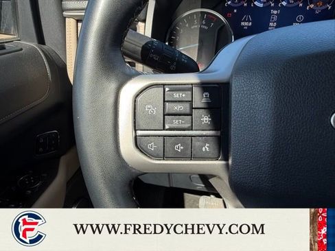 Used 2024 Ford Expedition Limited image 12