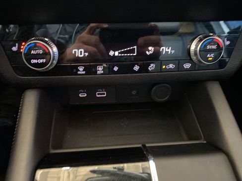 Used 2024 Mitsubishi Outlander SE image 7