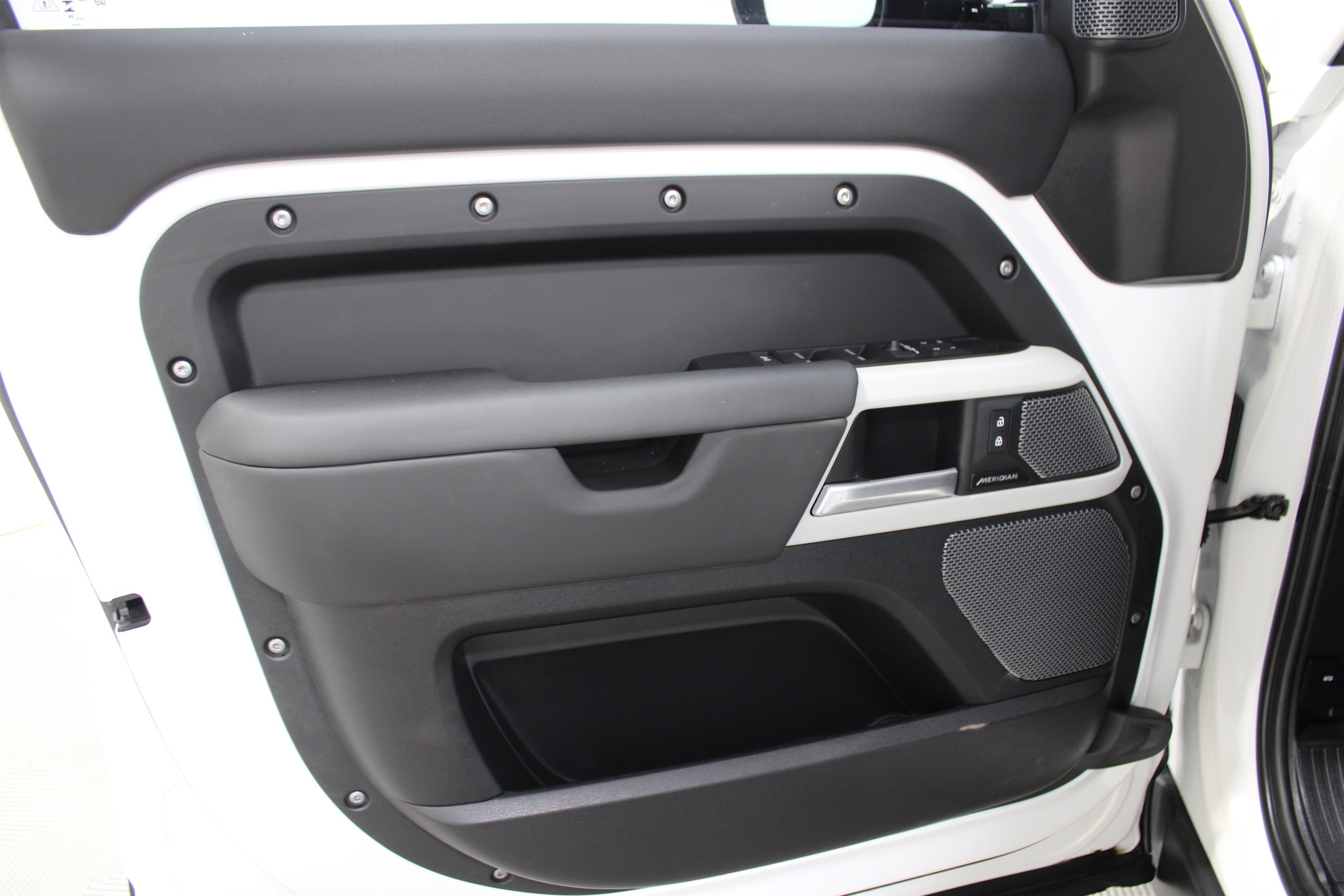 Used 2024 Land Rover Defender 110 S AWD/4WD image 6