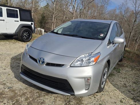 Used 2015 Toyota Prius Four image 3