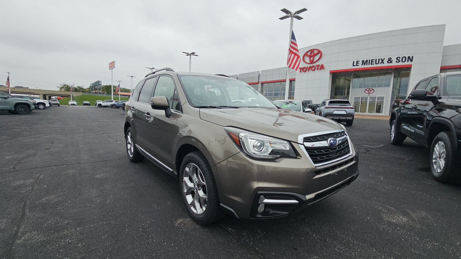 Used 2018 Subaru Forester 2.5i Touring AWD/4WD image 1