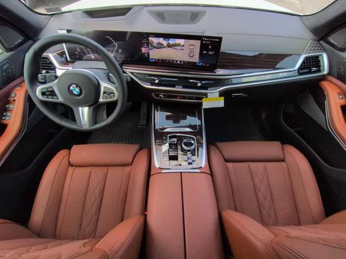 Used 2027 BMW X7 xDrive40i w/ Executive Package AWD/4WD image 16