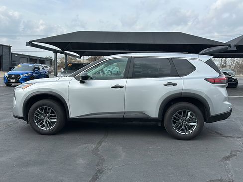 Used 2024 Nissan Rogue S image 5