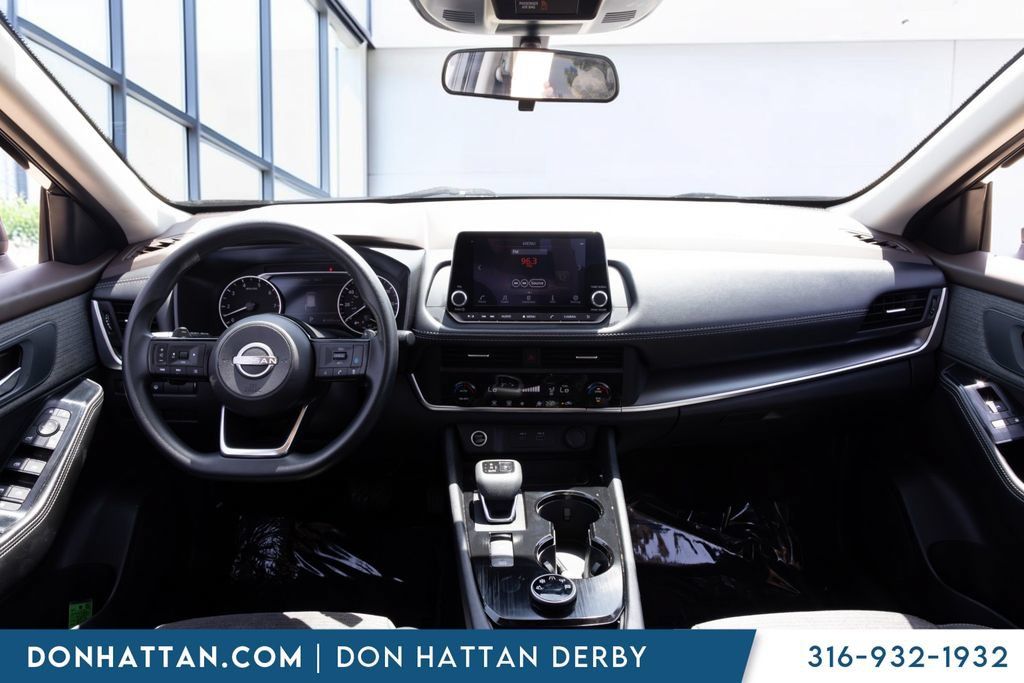 Used 2023 Nissan Rogue SV AWD/4WD image 3