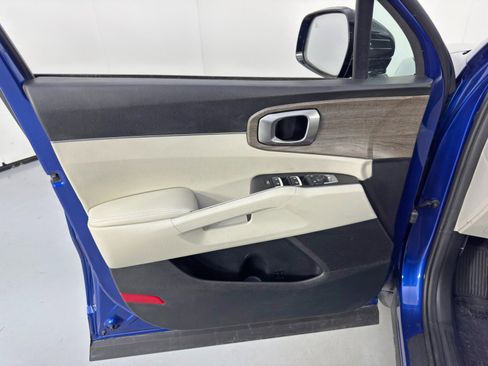 Used 2021 Kia Sorento EX image 41