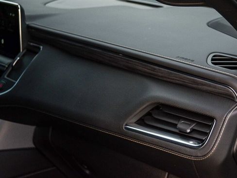 Used 2022 GMC Yukon SLT w/ SLT Premium Package image 22