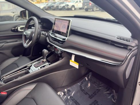 New 2026 Jeep Compass Trailhawk image 30