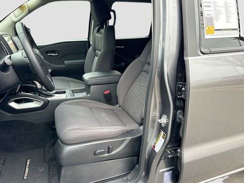 Used 2024 Nissan Frontier SV w/ SV Convenience Package image 20