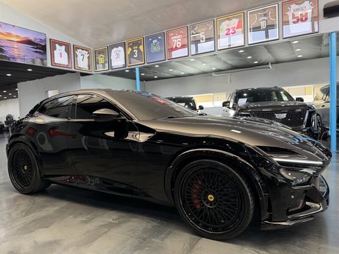 Used 2025 Ferrari Purosangue AWD/4WD image 4
