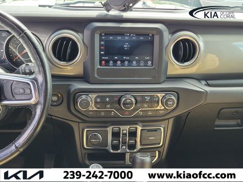 Used 2021 Jeep Wrangler Unlimited Sahara w/ LED Lighting Group AWD/4WD image 16