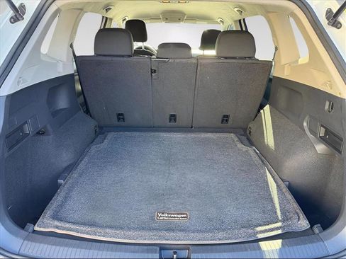 Used 2018 Volkswagen Tiguan S image 10