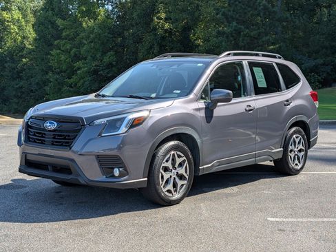 Used 2023 Subaru Forester Premium AWD/4WD image 5