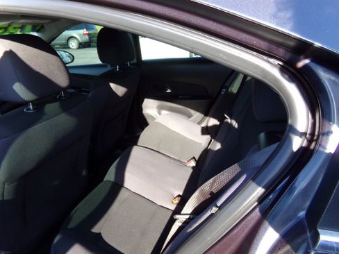 Used 2015 Chevrolet Cruze LT image 7