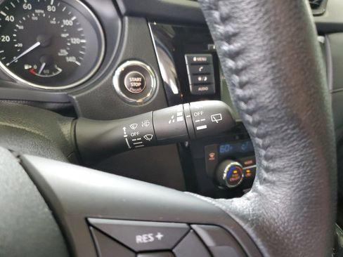 Used 2019 Nissan Rogue SV FWD image 26