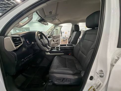 Used 2024 Toyota Tundra SR5 w/ SR5 Premium Package AWD/4WD image 11