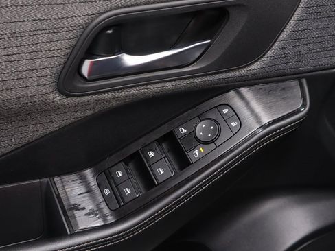 Certified 2023 Nissan Rogue SV image 25