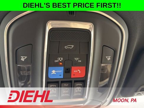 New 2025 Jeep Grand Cherokee Limited w/ Black Appearance Package AWD/4WD image 35