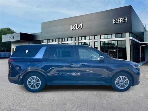 Certified 2024 Kia Carnival LX image 9