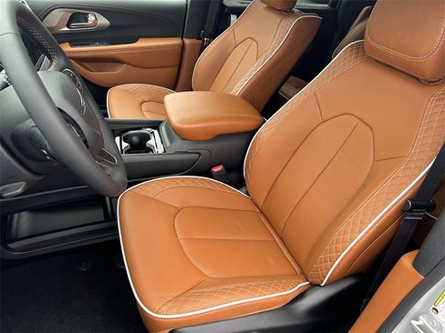 New 2026 Chrysler Pacifica Pinnacle image 20