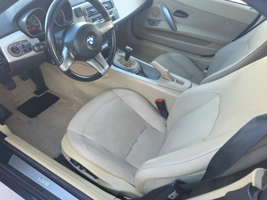Used 2003 BMW Z4 2.5i RWD image 12