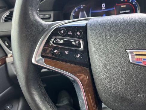 Used 2020 Cadillac Escalade Premium Luxury w/ Escalade Sport Edition AWD/4WD image 18