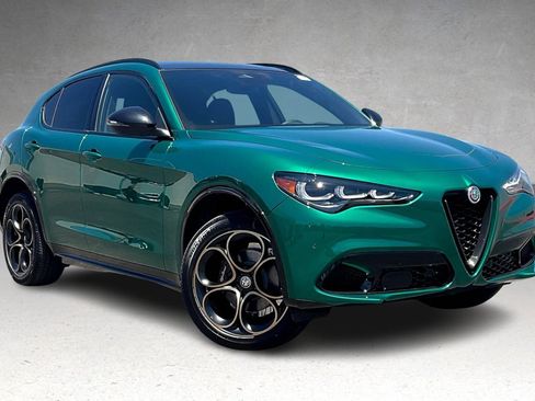 New 2025 Alfa Romeo Stelvio Sprint image 2