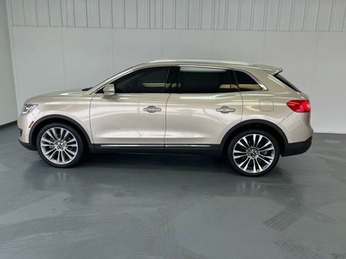Used 2017 Lincoln MKX Reserve w/ Driver Assistance Package image 5
