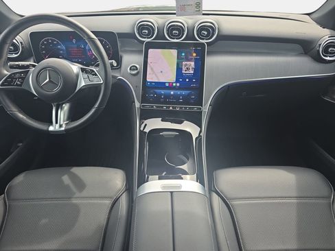 Used 2025 Mercedes-Benz GLC 300 4MATIC image 9