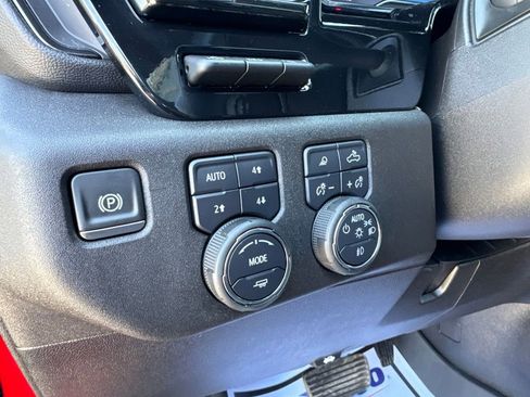 Used 2025 Chevrolet Silverado 2500 ZR2 w/ Technology Package AWD/4WD image 22