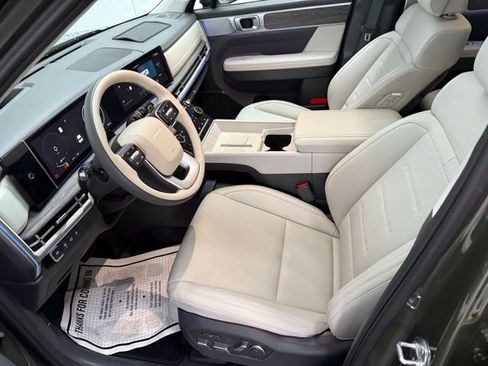 Certified 2025 Hyundai Santa Fe Calligraphy image 19