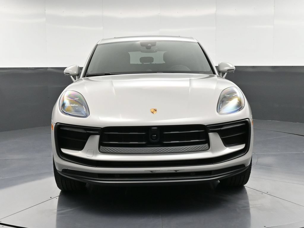 Certified 2026 Porsche Macan AWD/4WD image 11