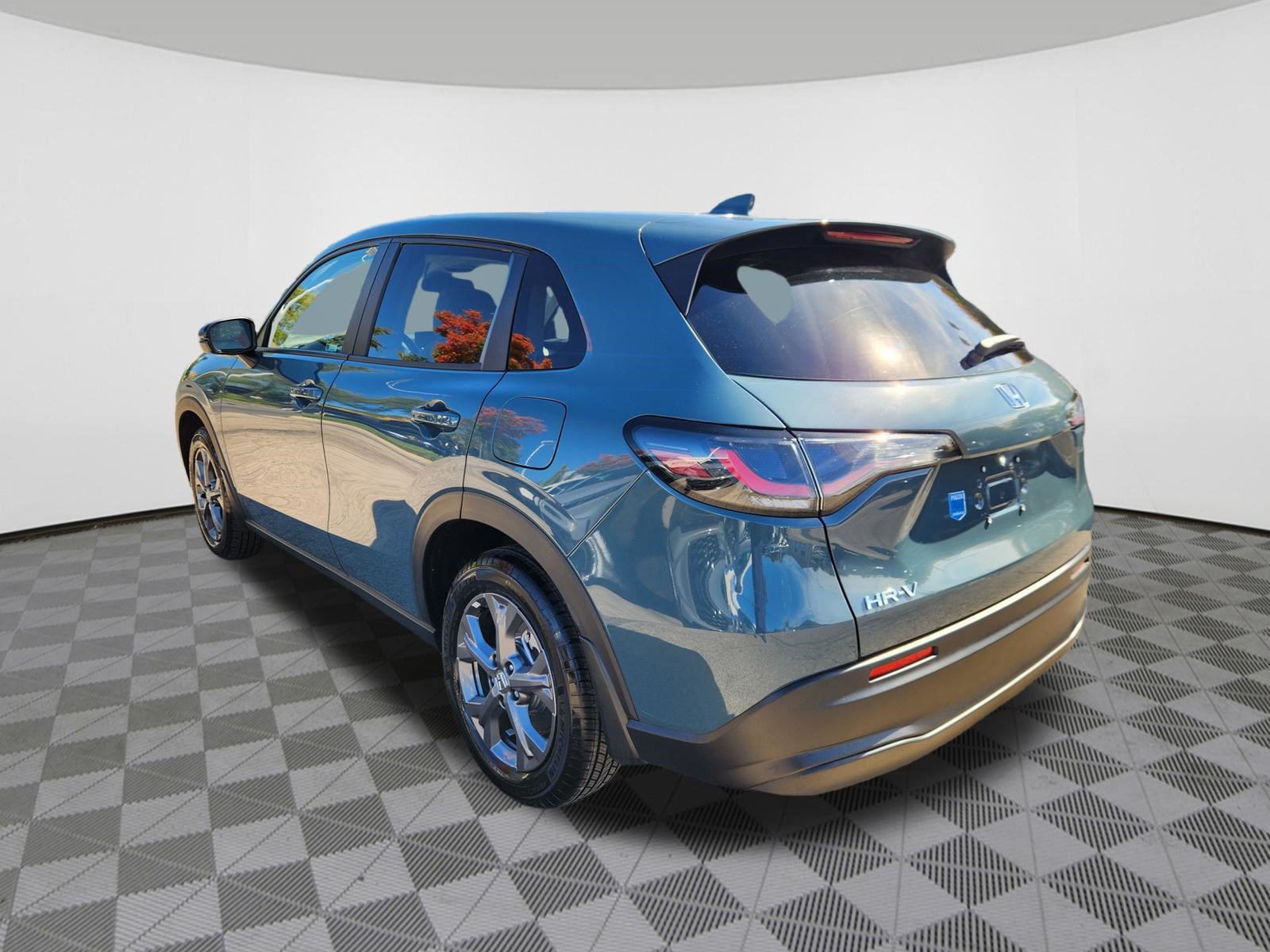 Certified 2027 Honda HR-V LX image 3