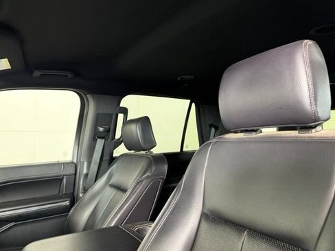 Used 2019 Ford Expedition XLT w/ Equipment Group 201A RWD image 15