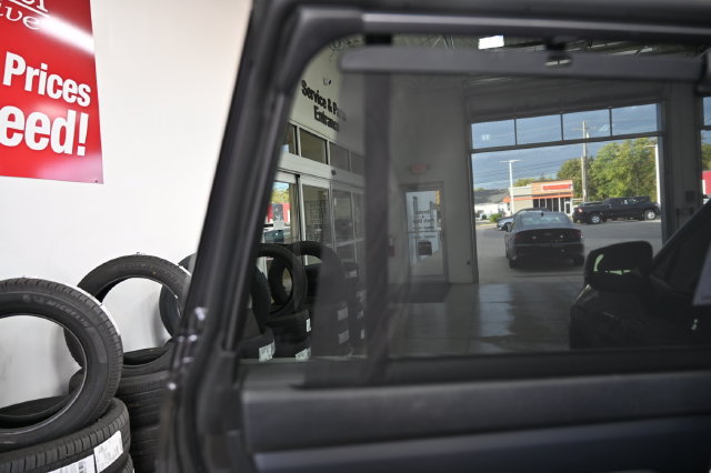 Used 2023 Toyota Highlander XLE AWD/4WD image 29