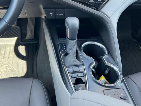 Used 2019 Toyota Camry XLE FWD image 21