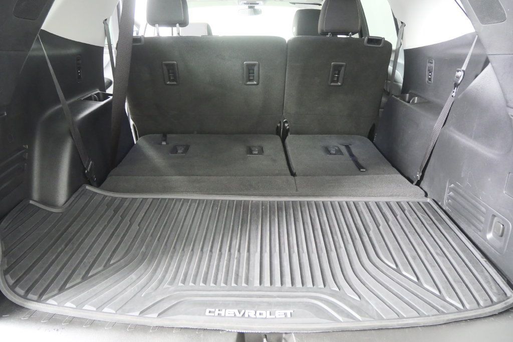 Used 2020 Chevrolet Traverse LS FWD image 16